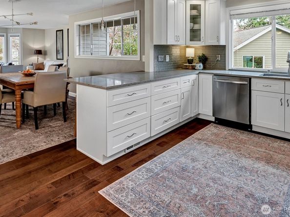 6304 110th Avenue NE, Kirkland WA 98033