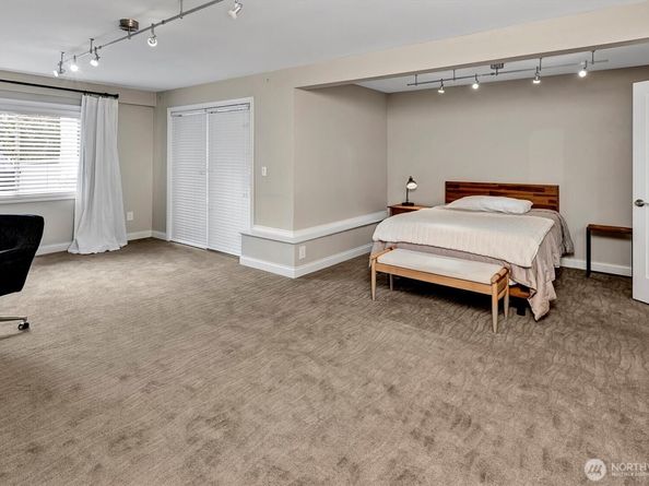 6304 110th Avenue NE, Kirkland WA 98033