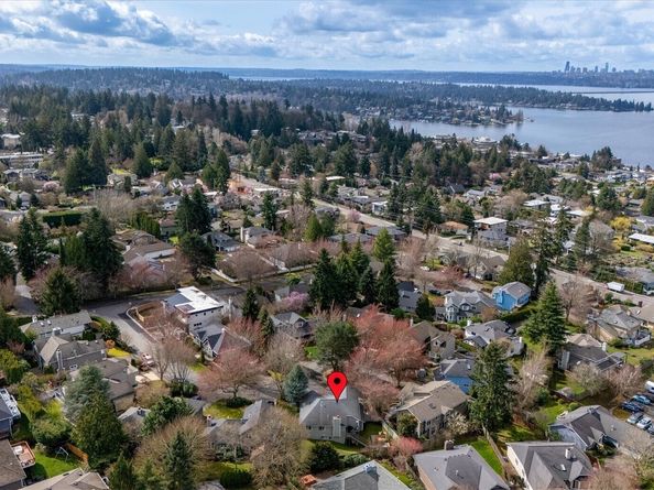 6304 110th Avenue NE, Kirkland WA 98033