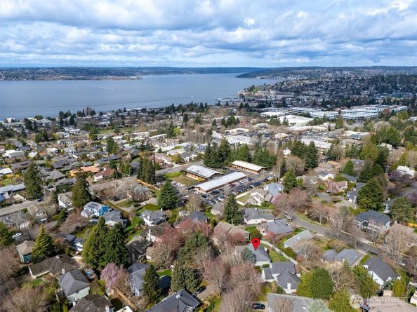 6304 110th Avenue NE, Kirkland WA 98033