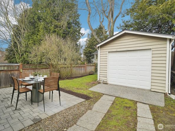 1420 N 50th Street, Seattle WA 98103