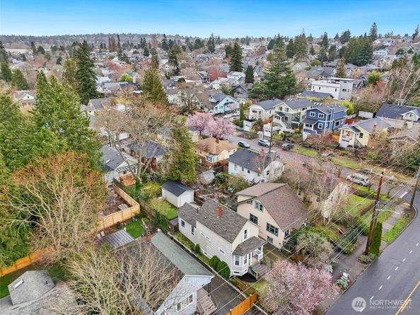 1420 N 50th Street, Seattle WA 98103