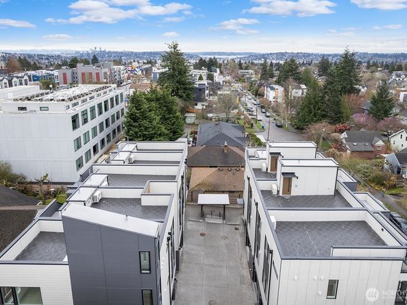 8324 16th Avenue NW B, Seattle WA 98117