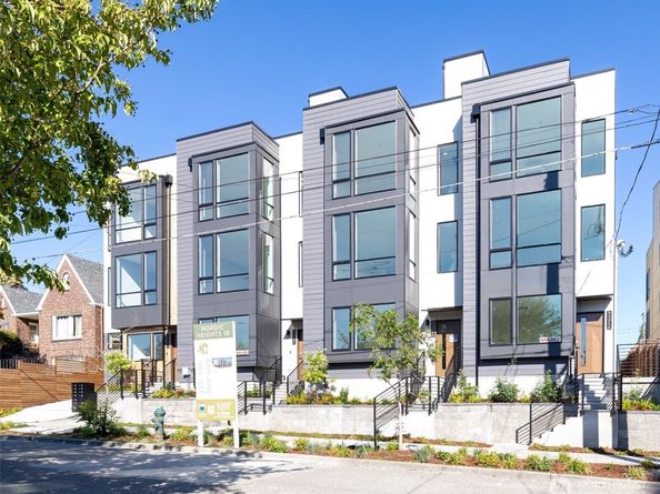 8324 16th Avenue NW B, Seattle WA 98117