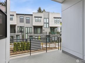 18809 99th Place NE B, Bothell WA 98011