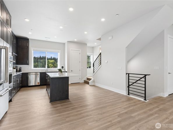 18809 99th Place NE B, Bothell WA 98011