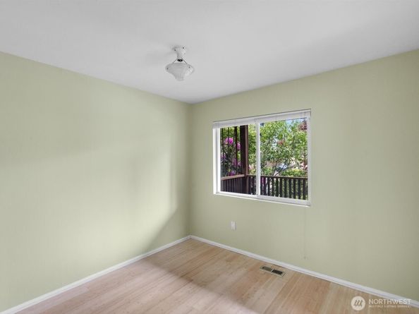 4116 25th Avenue SW, Seattle WA 98106