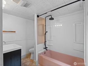 4116 25th Avenue SW, Seattle WA 98106