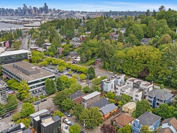 4116 25th Avenue SW, Seattle WA 98106
