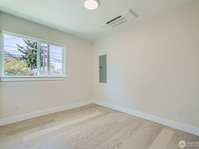 524 27th Avenue, Seattle WA 98122