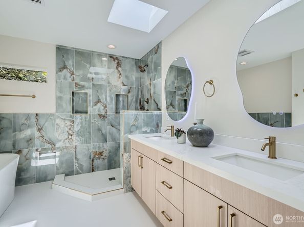 524 27th Avenue, Seattle WA 98122