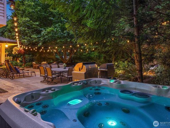 18121 NE 129th Place, Redmond WA 98052