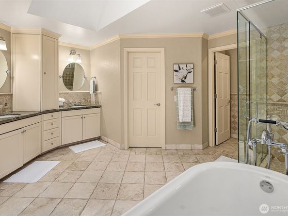 18121 NE 129th Place, Redmond WA 98052