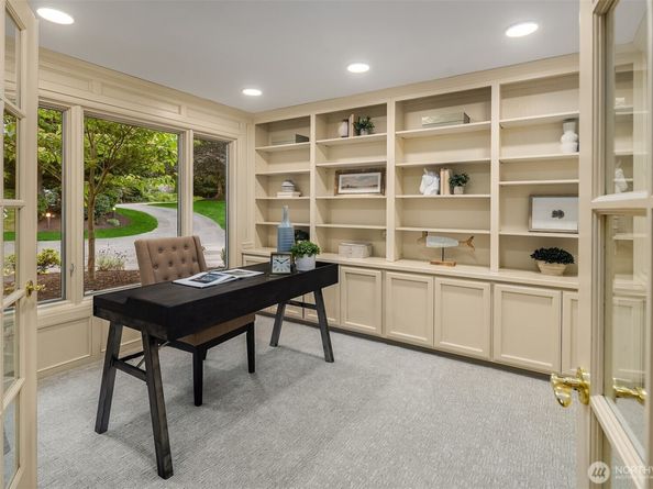 18121 NE 129th Place, Redmond WA 98052
