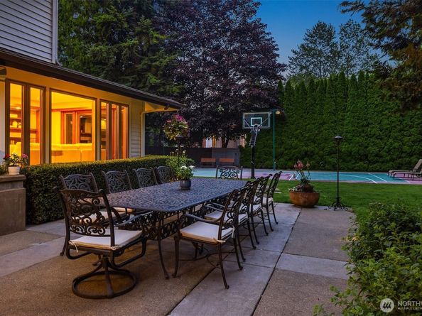 18121 NE 129th Place, Redmond WA 98052