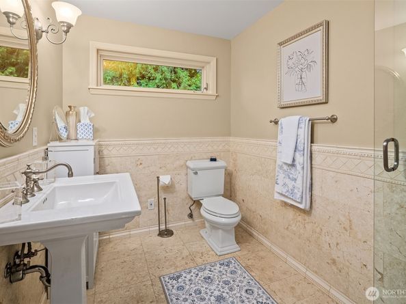 18121 NE 129th Place, Redmond WA 98052