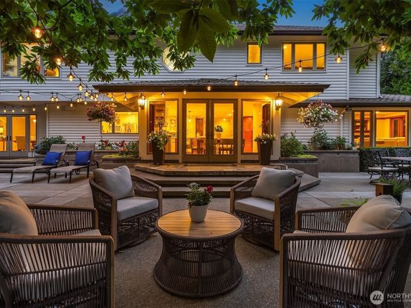 18121 NE 129th Place, Redmond WA 98052