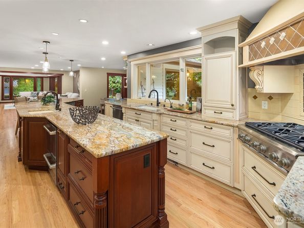 18121 NE 129th Place, Redmond WA 98052