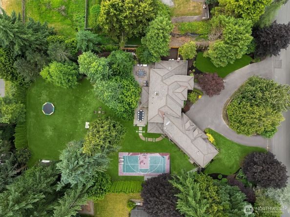 18121 NE 129th Place, Redmond WA 98052