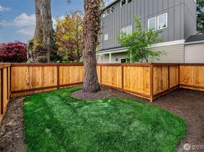 704 N 107th Street, Seattle WA 98133