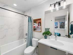 704 N 107th Street, Seattle WA 98133