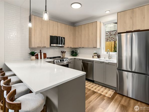 704 N 107th Street, Seattle WA 98133