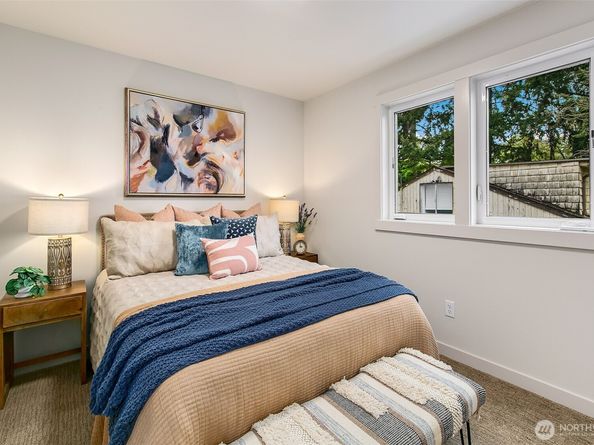 704 N 107th Street, Seattle WA 98133