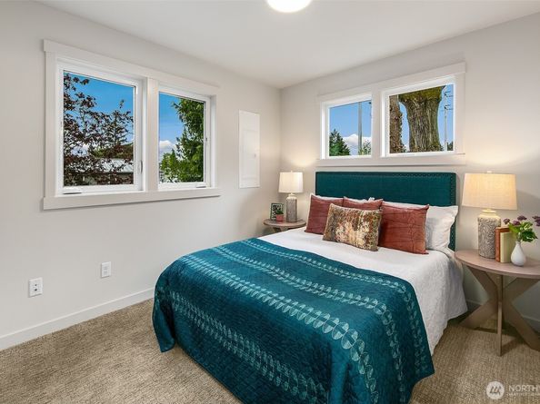 704 N 107th Street, Seattle WA 98133
