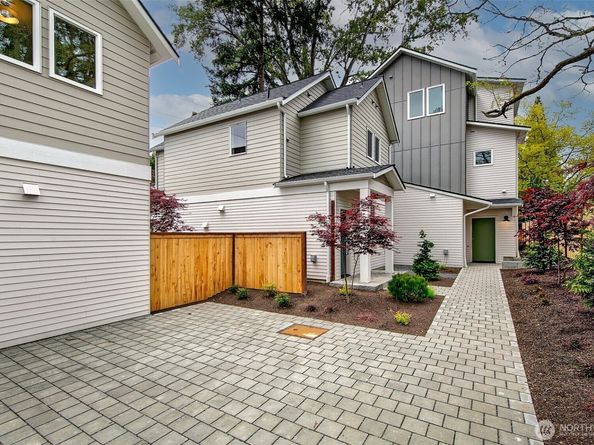 704 N 107th Street, Seattle WA 98133