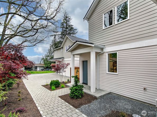 704 N 107th Street, Seattle WA 98133