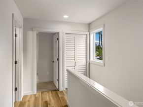 704 N 107th Street, Seattle WA 98133