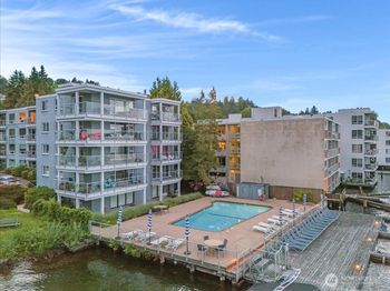 720 Lakeside Avenue S