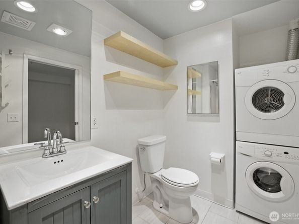 425 Vine Street 513, Seattle WA 98121