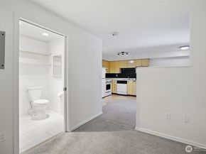 425 Vine Street 513, Seattle WA 98121
