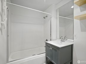 425 Vine Street 513, Seattle WA 98121