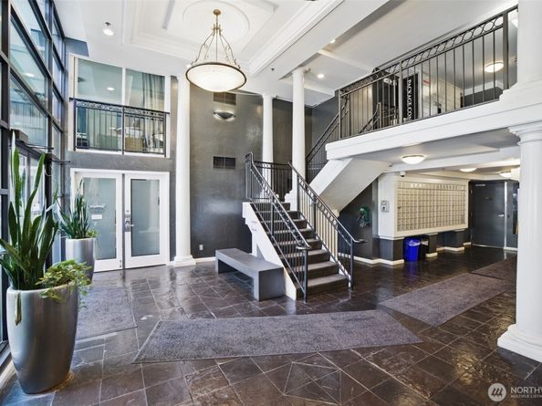 425 Vine Street 513, Seattle WA 98121