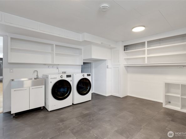 12055 30th Avenue SW, Burien WA 98146