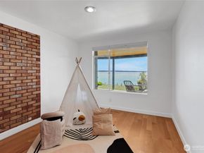 12055 30th Avenue SW, Burien WA 98146