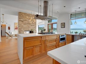 12055 30th Avenue SW, Burien WA 98146