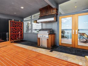 12055 30th Avenue SW, Burien WA 98146