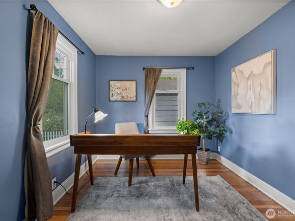5746 37th Avenue NE, Seattle WA 98105