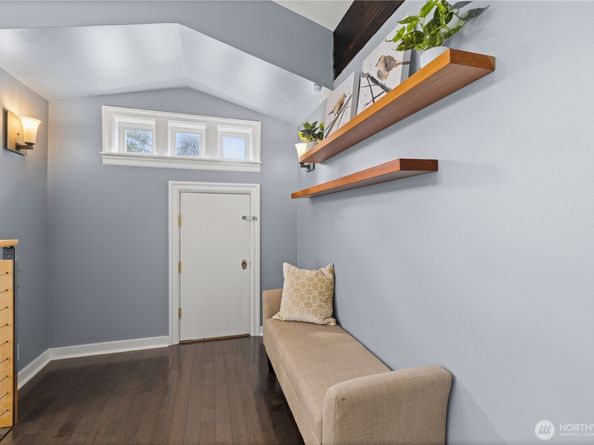 5746 37th Avenue NE, Seattle WA 98105