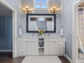 5746 37th Avenue NE, Seattle WA 98105