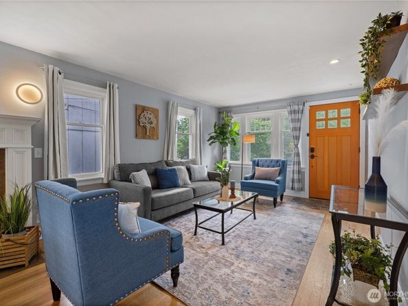 5746 37th Avenue NE, Seattle WA 98105
