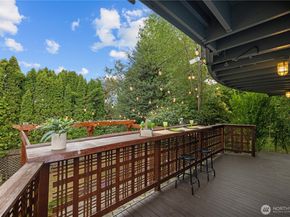 5746 37th Avenue NE, Seattle WA 98105