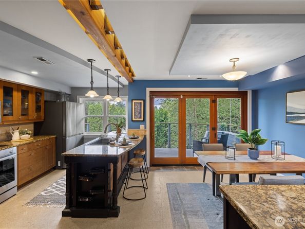 5746 37th Avenue NE, Seattle WA 98105