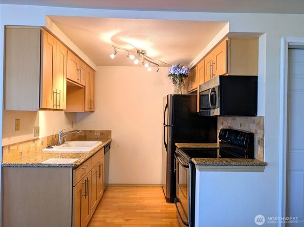 6960 California Avenue SW A104, Seattle WA 98136