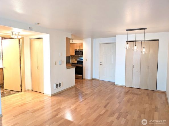 6960 California Avenue SW A104, Seattle WA 98136