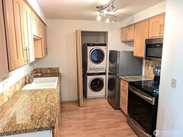 6960 California Avenue SW A104, Seattle WA 98136