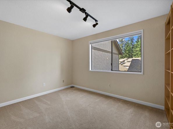 16972 65th Lane NE, Kenmore WA 98028